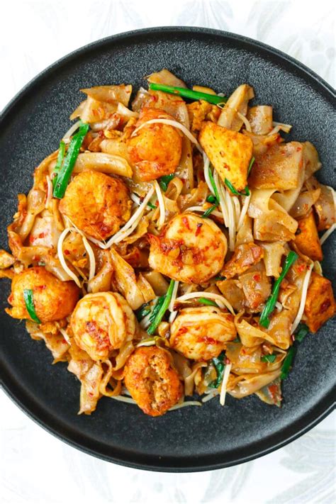 Char Kway Teow Malaysian Flat Wide Rice Noodles Stir Fry That Spicy