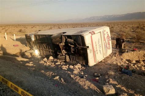 Mueren Personas En Volcadura De Autob S