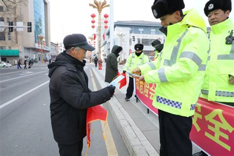 122全国交通安全日长白交警大队开展“知危险会避险 安全文明出行”主题宣传活动澎湃号·政务澎湃新闻 The Paper