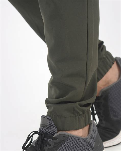 Pantalón de microfibra elastizado verde militar