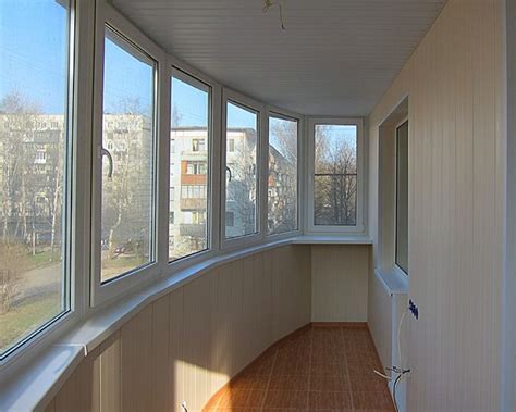Отделка балкона пластиковыми панелями (40 фото): как обшить прозрачным ...