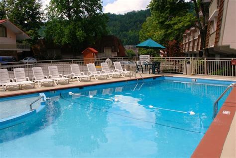 Book Quality Inn Creekside Downtown Gatlinburg In Gatlinburg