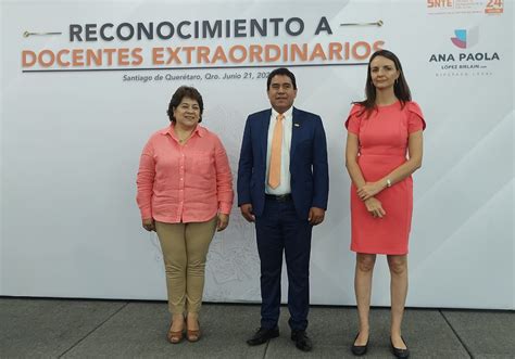 Diputada Entrega Reconocimiento A Docentes Extraordinarios Plaza De