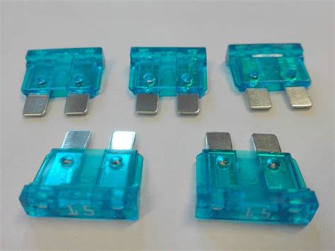 car blade fuse   amp blue auto fuses caravan   amazoncouk