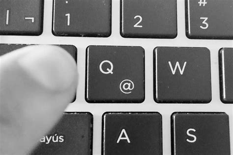 Comment Mettre Le Signe Arobase Sur Le Clavier De L Ordinateur