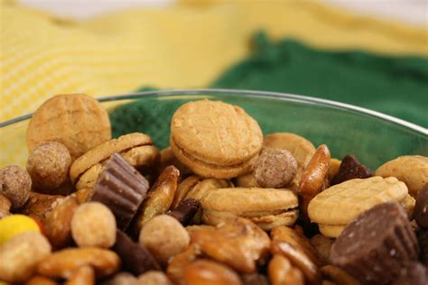 5 Minute Reeses Sweet And Salty Snack Mix Recipe The Three Snackateers