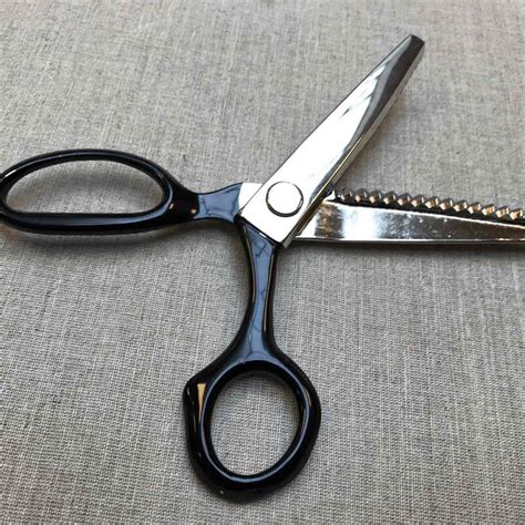 Mundial Industrial Pinking Shears 23cm