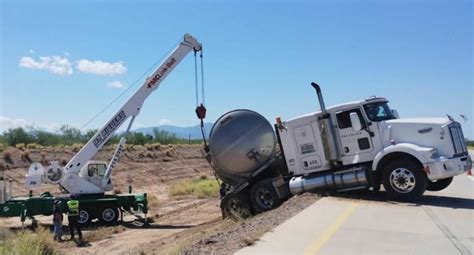 Se Sale Del Camino Pipa Que Transportaba Mil Litros De Gasolina