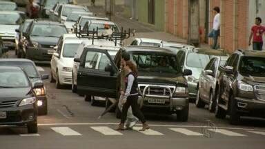 Meio Dia Paraná Foz do Iguaçu Moradores reclamam da falta de