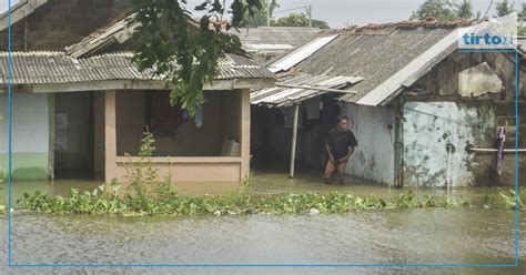 Banjir Merendam Rumah Di Bekasi Warga Diimbau Mengungsi