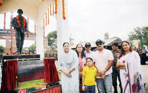 Statue Of Martyr Lt Triveni Singh Unveiled Daily Excelsior