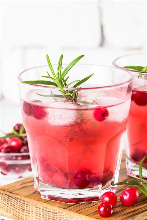 20 Best Vodka Christmas Cocktails And Drinks Insanely Good