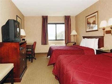 Best Price on Comfort Inn Edgewater in Edgewater (NJ) + Reviews!