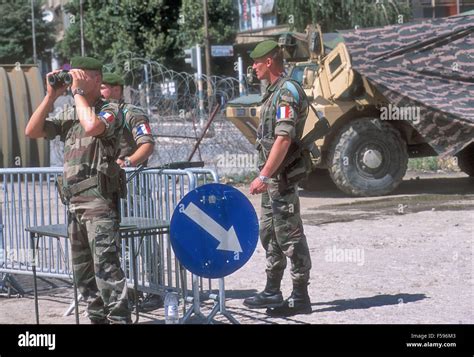 L Intervention De L OTAN Au Kosovo En Juillet 2000 Le Poste De