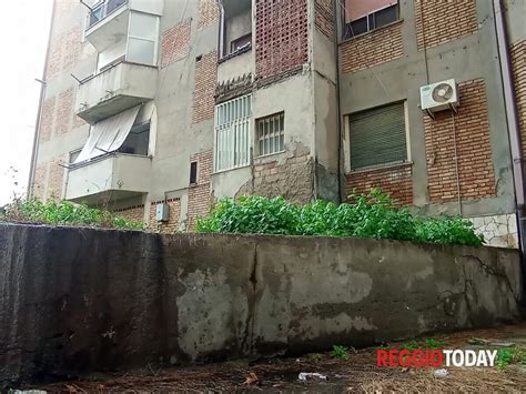 Perdita Di Acqua In Via Sbarre Inferiori Gruppo A Valle Segnalazione