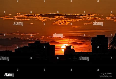 Silhouette Of Buildings In Orange Sunset Buildings Silhouettes In