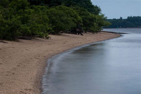 Hiking in Neshaminy State Park Near Philadelphia - Uncovering PA