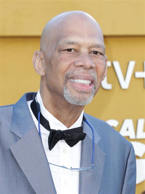 Nba Legend Kareem Abdul Jabbar Rushed To Hospital After Nasty Fall