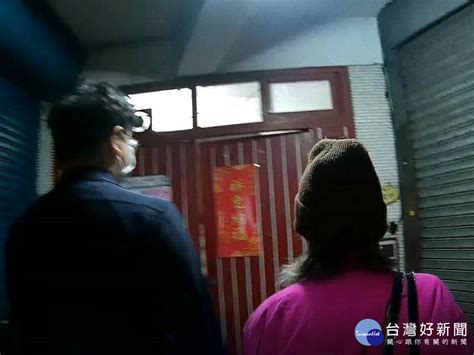 8旬失智婦迷失街頭 中和警暖心護送返家