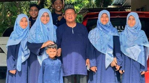 Hendak Antarkan Istri Dan Anaknya Ke Maahad Tahfiz Satu Keluarga Ini