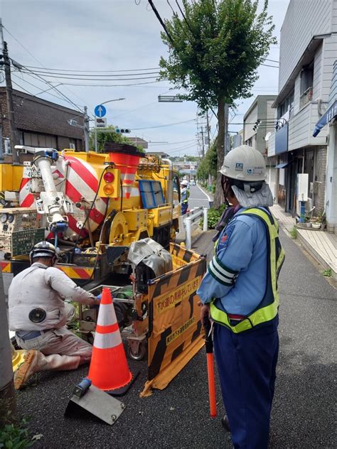 下水道維持管理清掃における交通誘導警備｜工事現場警備｜横浜市港南区｜神奈川県横浜市、川崎市・東京都を中心に交通誘導警備・工事現場警備・雑踏