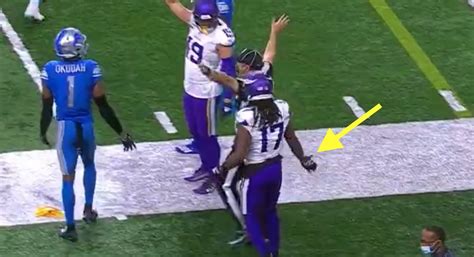 Vikings Wr Kj Osborn Caught Smacking Refs Butt Video