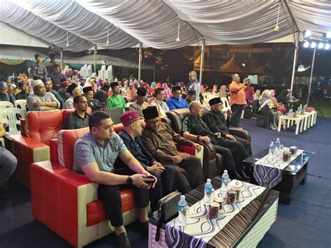 Majlis Perasmian Karnival Sambutan Ulang Tahun Ke Pusat Perniagaan