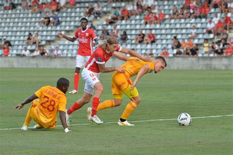 Le Groupe De Nîmes Pour Affronter Grenoble Espace Crocos