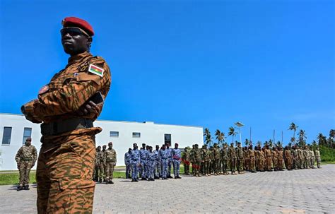 Burkina Faso Changements La T Te De Larm E En Guerre Contre