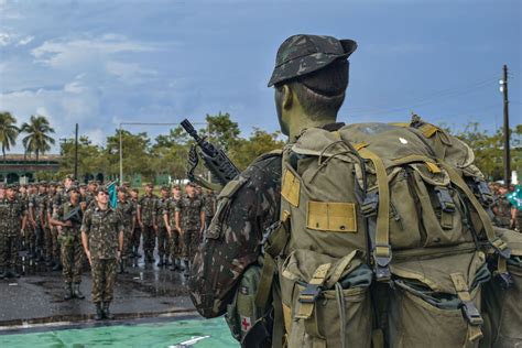 C Fron Rr Bis Estandarte Hist Rico Aos Militares Do Efetivo Vari Vel