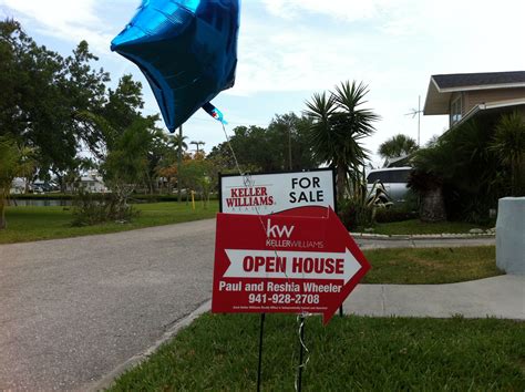 Detailed open house sign with balloon. #openhouse www.paulandreshia.com | Open house signs, Open ...