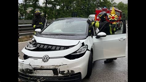 Tg Basilicata News Arresti Per Attentato Esplosivo Furgone Contro