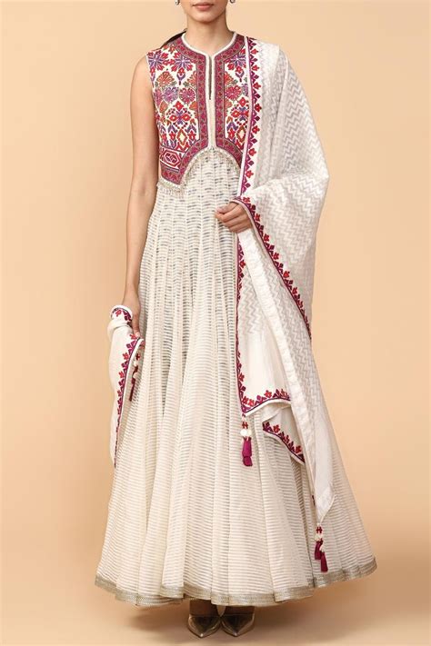 Buy Embroidered Anarkali Set By Tarun Tahiliani At Aza Fashions