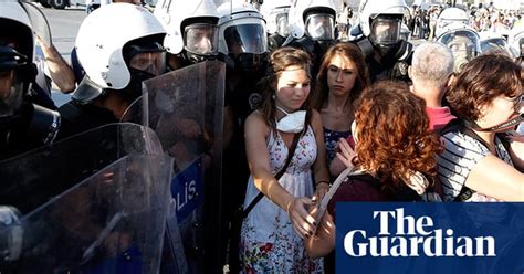 Istanbul Protests In Pictures World News The Guardian