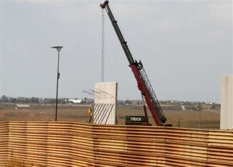 Comité del Congreso de EU aprueba 10 mil mdd para muro fronterizo