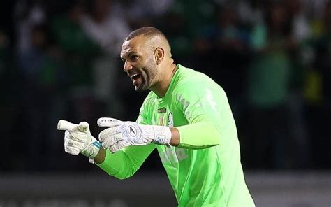 Não pega pênalti Weverton tem média superior a Cássio e é um dos