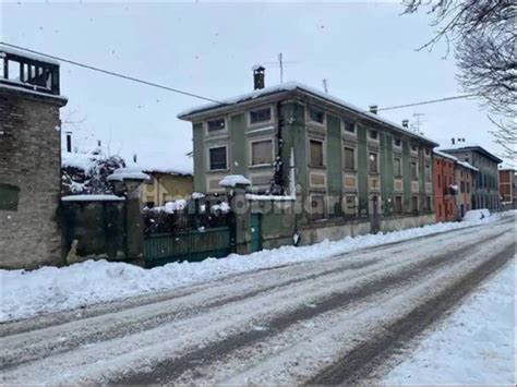 Palazzo Edificio Via Giacomo Matteotti Cortemaggiore Rif