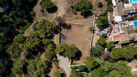 Spacious Plot In Tranquil Neighborhood Of Marbella East Realista