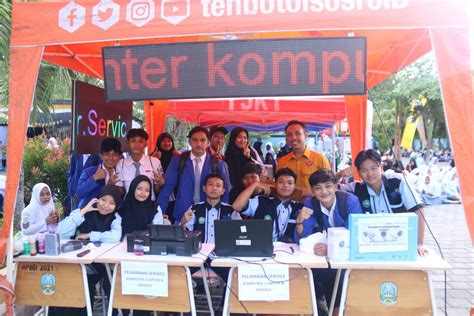 SMK Negeri Darul Ulum Muncar Banyuwangi Gelar Panen Hasil Karya Dan