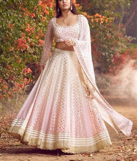 30 Pretty Ombre Bridal Lehengas Perfect For The Crimson Brides