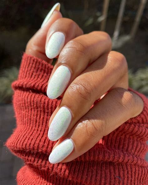 59 White Glitter Nail Designs To Try In 2024