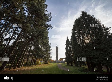 Spomenik na vencu Fotos und Bildmaterial in hoher Auflösung Alamy