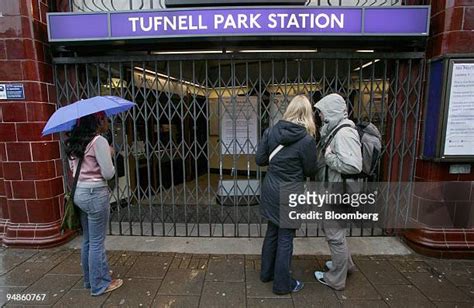 Tufnell Park Tube Station Photos Et Images De Collection Getty Images