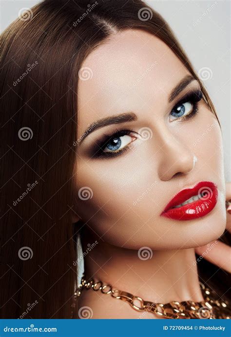 Makeup For Blue Eyes And Red Lips - Makeup Vidalondon