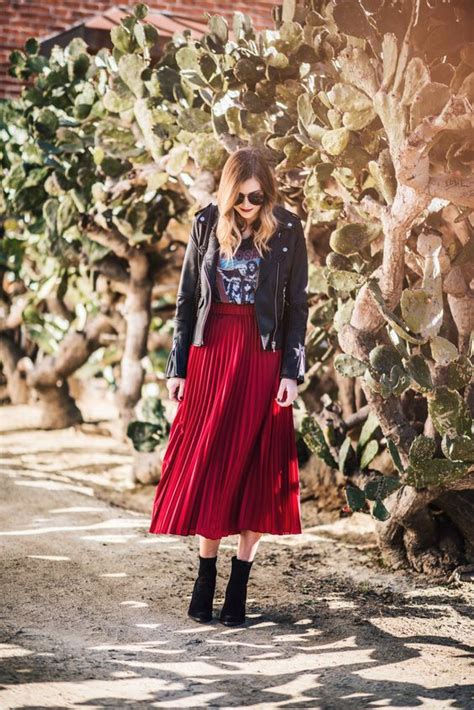 Ideas For Styling And What To Wear With Red Pleated Skirts