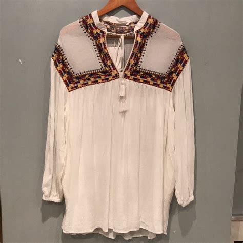 Zara Trafaluc White Tunic With Embroidery Gem