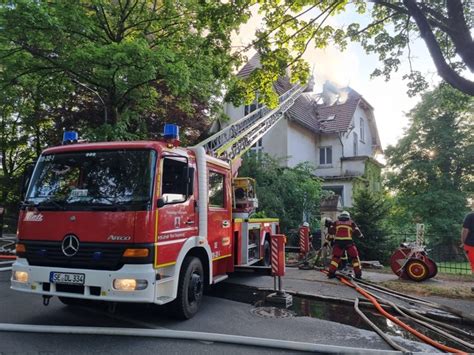 FW Bad Segeberg Dachstuhlbrand in Altstadtvilla 100 Einsatzkräfte im