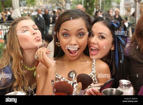 Bratz Bratz Año 2007 Usa Nathalia Ramos Logan Browning Janel