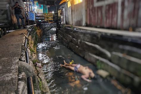 Tribunal Do Crime Tortura E Executa Suposto Assaltante No Bairro Compensa