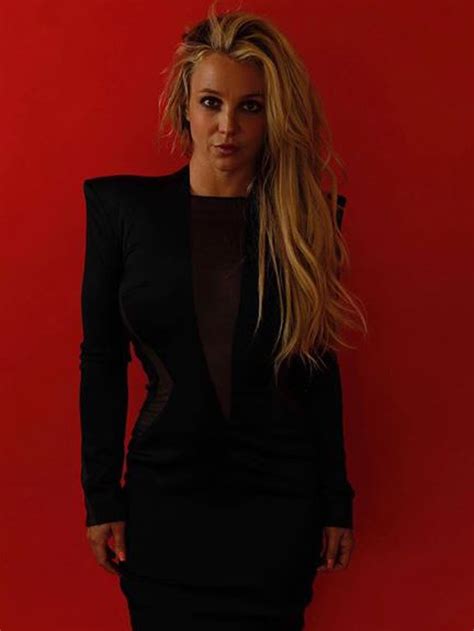 Britney Spears Se Recupera Haciendo Yoga En Bikini Al Ritmo De Cardi B Infobae